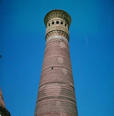 El Minarete de Kalyan, construido en 1127 de Islamic School
